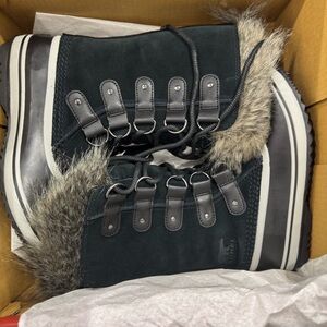 Sorel Black Joan of Arctic Boots NWB